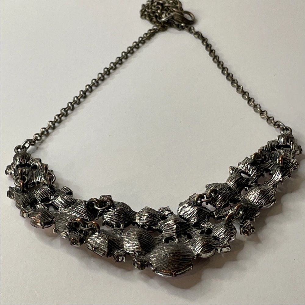 Elegant Pink and Silver Statement Necklace - Picture 4 of 6